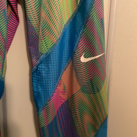 Nike Pro Capris Womens Size L Hypercool Frequency Training Leggings - Picture 2 of 5